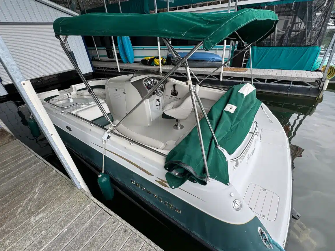 2000 Crownline Deckboat