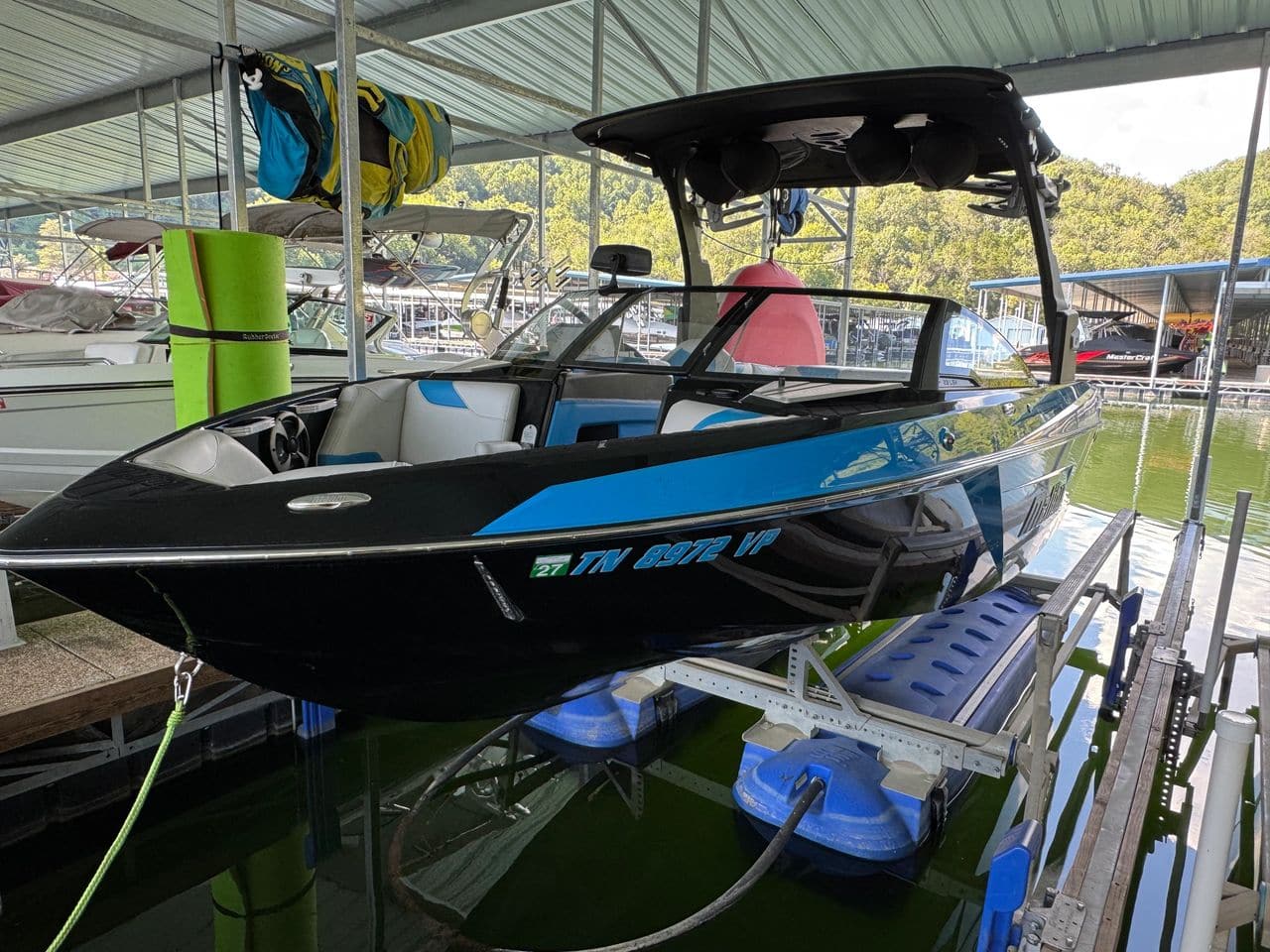 2018 Malibu 23LSV SOLD